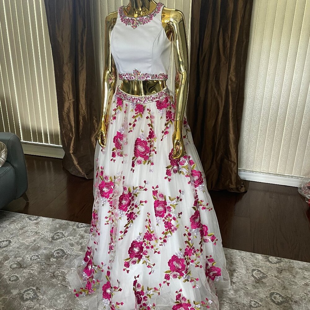 Two Piece Floral Gown Size 4 Ivory Pink - Rose Embroidered Prom Dress
